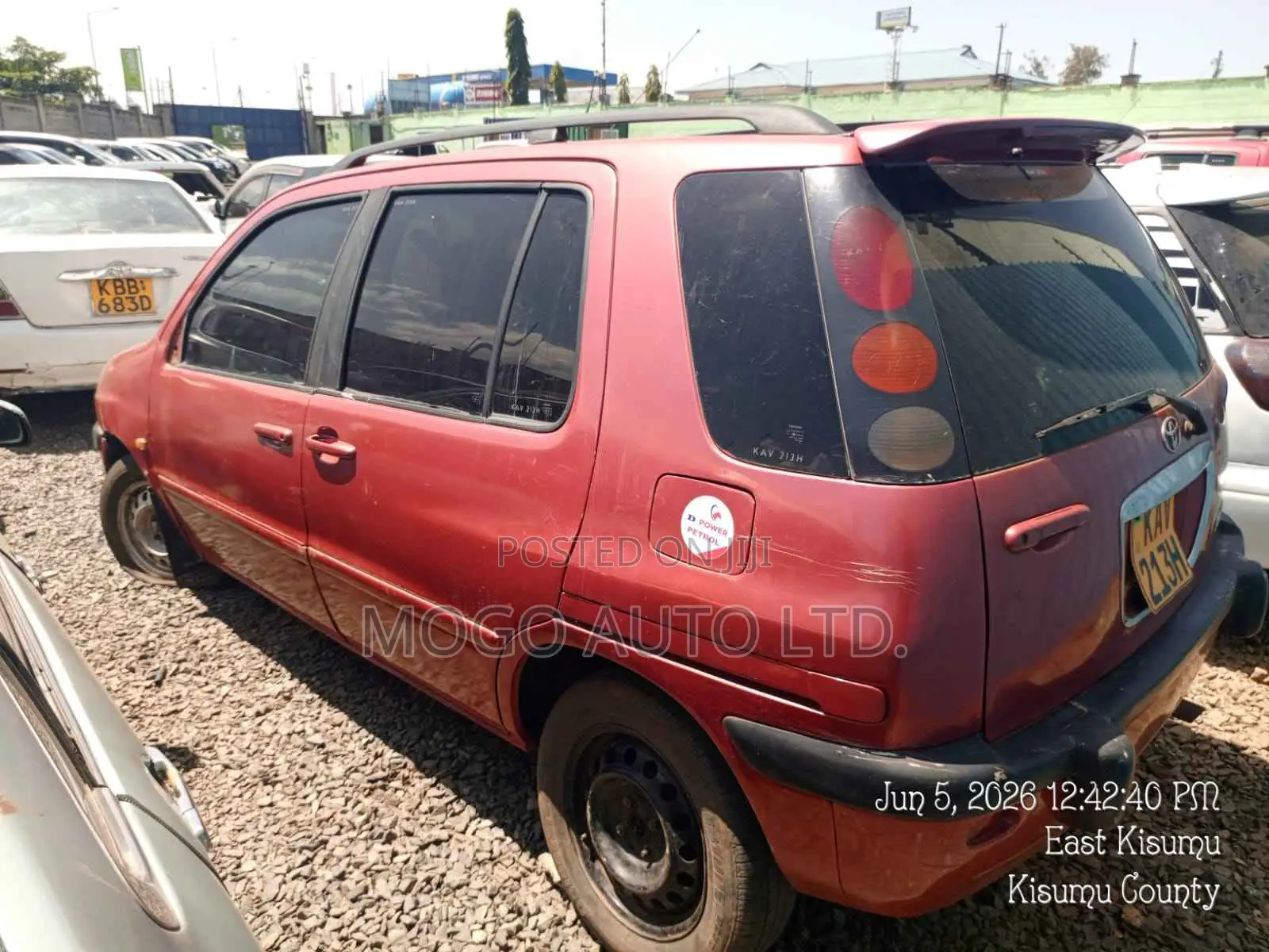 Toyota Raum 1998 Red