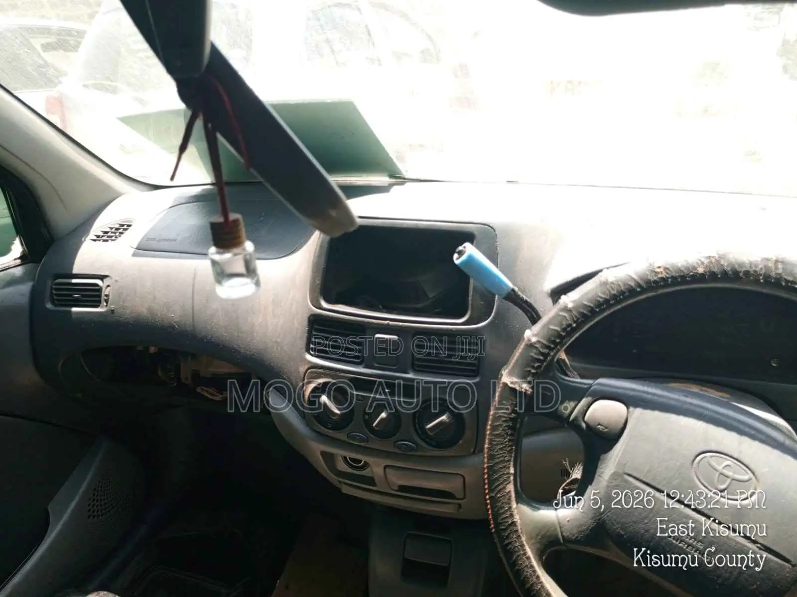 Toyota Raum 1998 Red