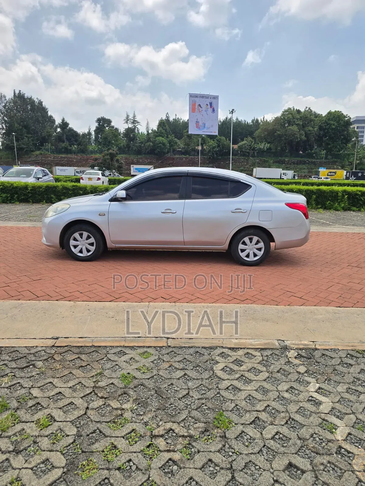 Nissan Latio 1.2 2012 Silver