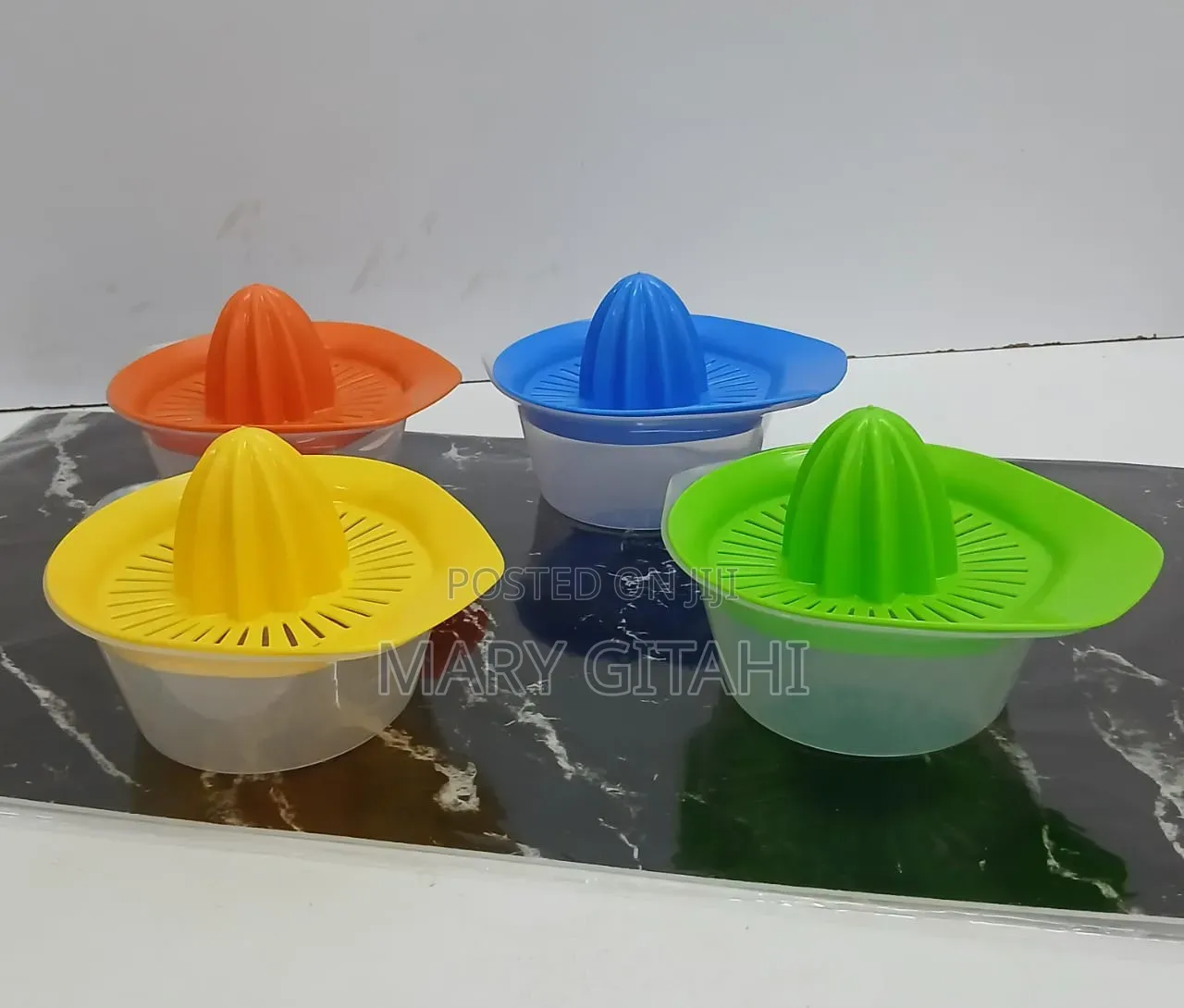 Plastic Manual Portable Citrus Juicer*
