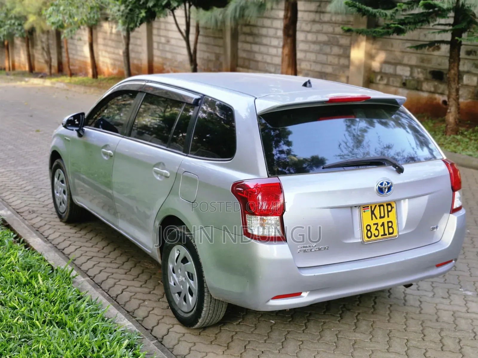 Toyota Corolla Fielder 2017 Silver