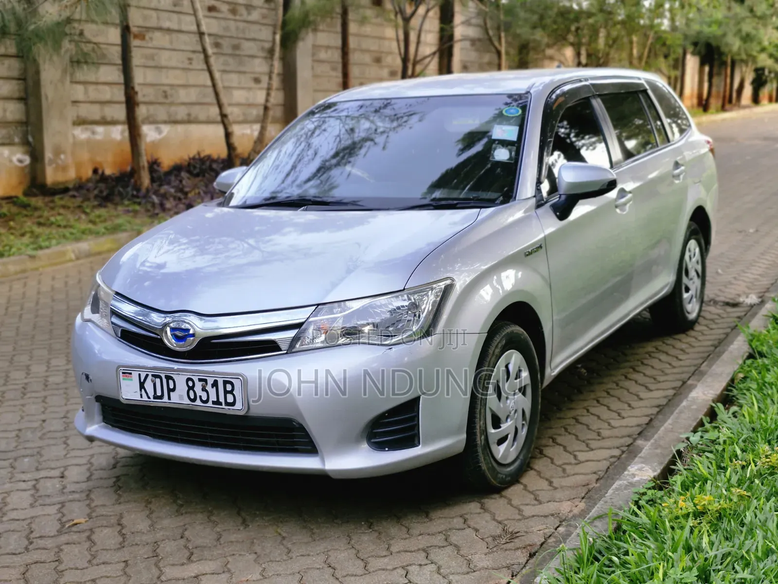 Toyota Corolla Fielder 2017 Silver