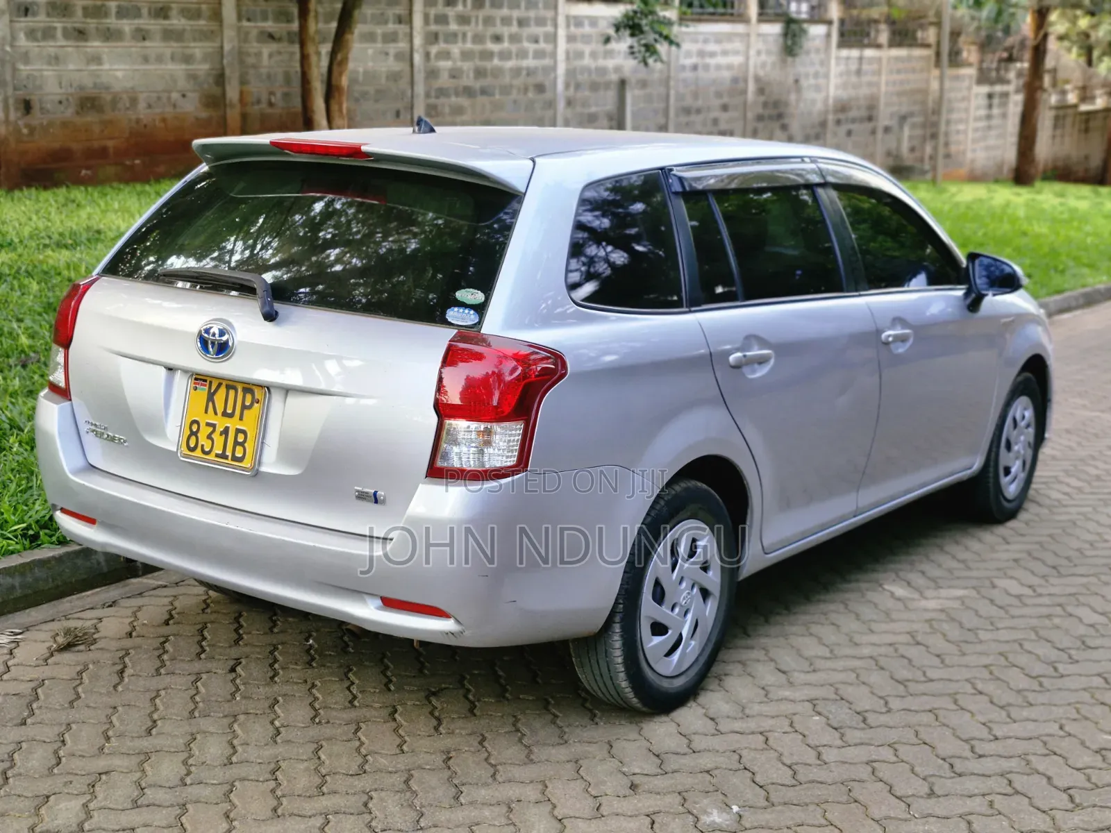Toyota Corolla Fielder 2017 Silver