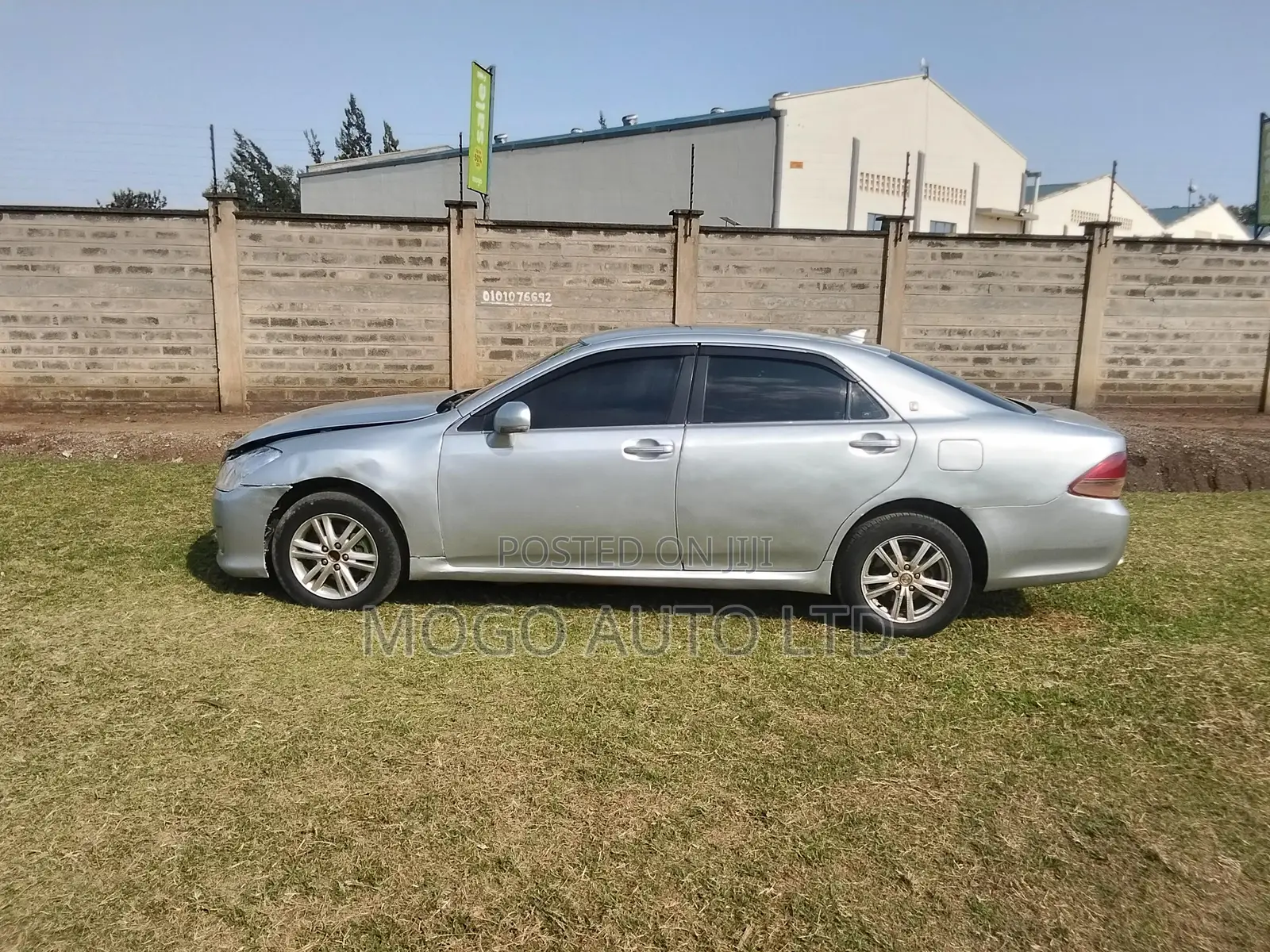 Toyota Crown 2011 Silver