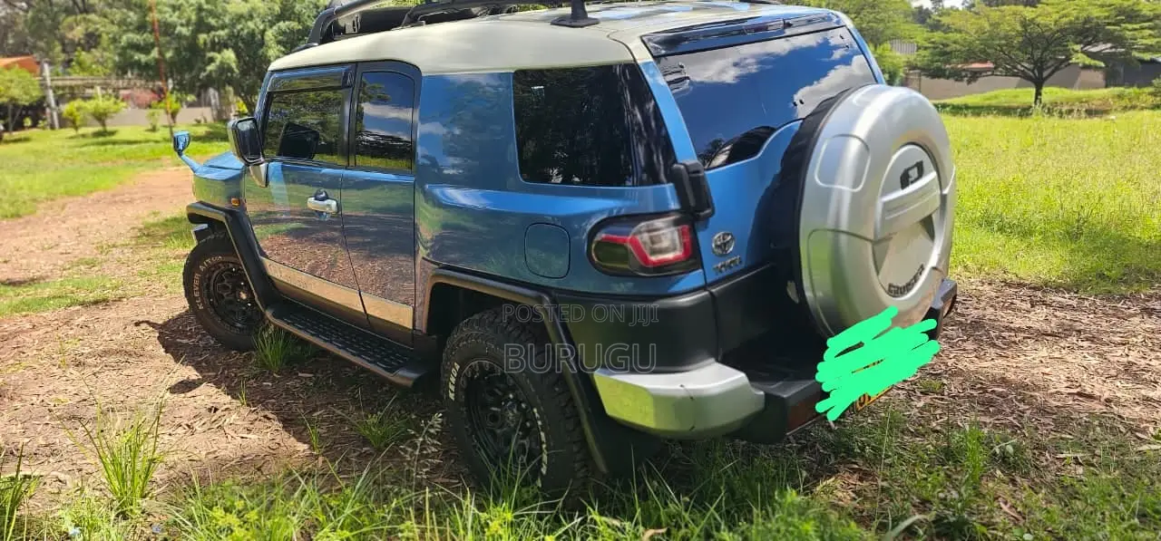 Toyota FJ Cruiser 2012 Black