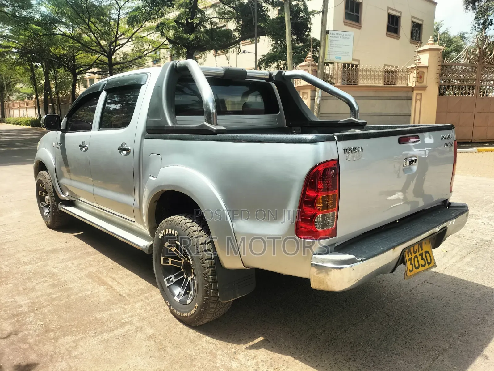 Toyota Hilux 2010 Silver