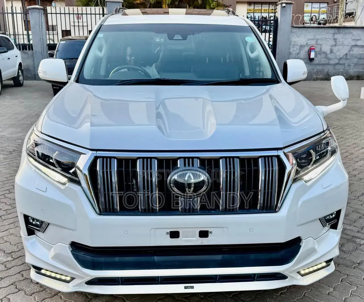 Toyota Land Cruiser Prado 2019 White