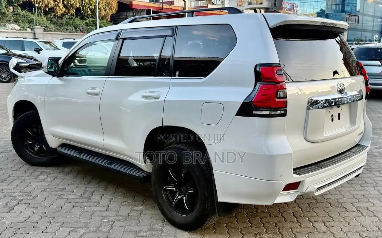 Toyota Land Cruiser Prado 2019 White