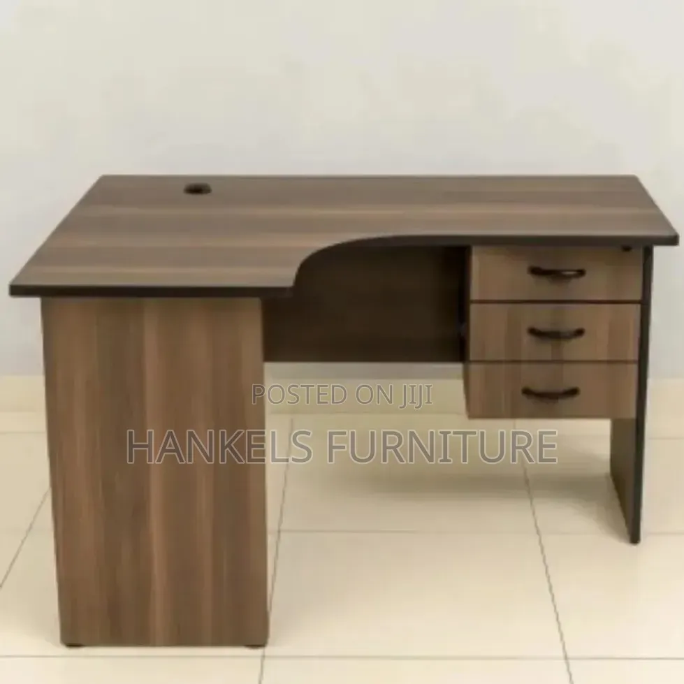 L-Shaped Office Desk – Modern Corner Workstation for Offices