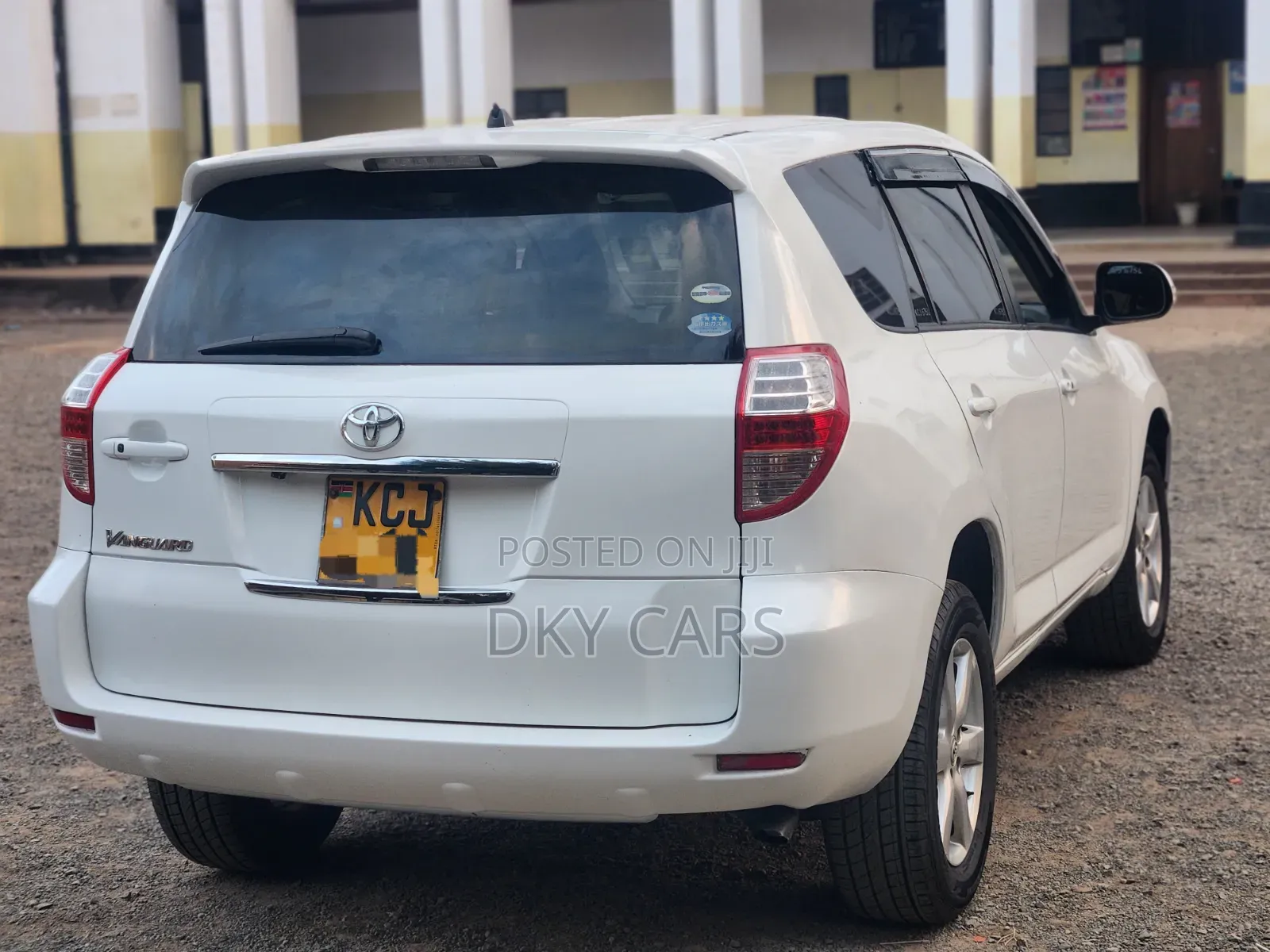 Toyota Vanguard 2011 Pearl