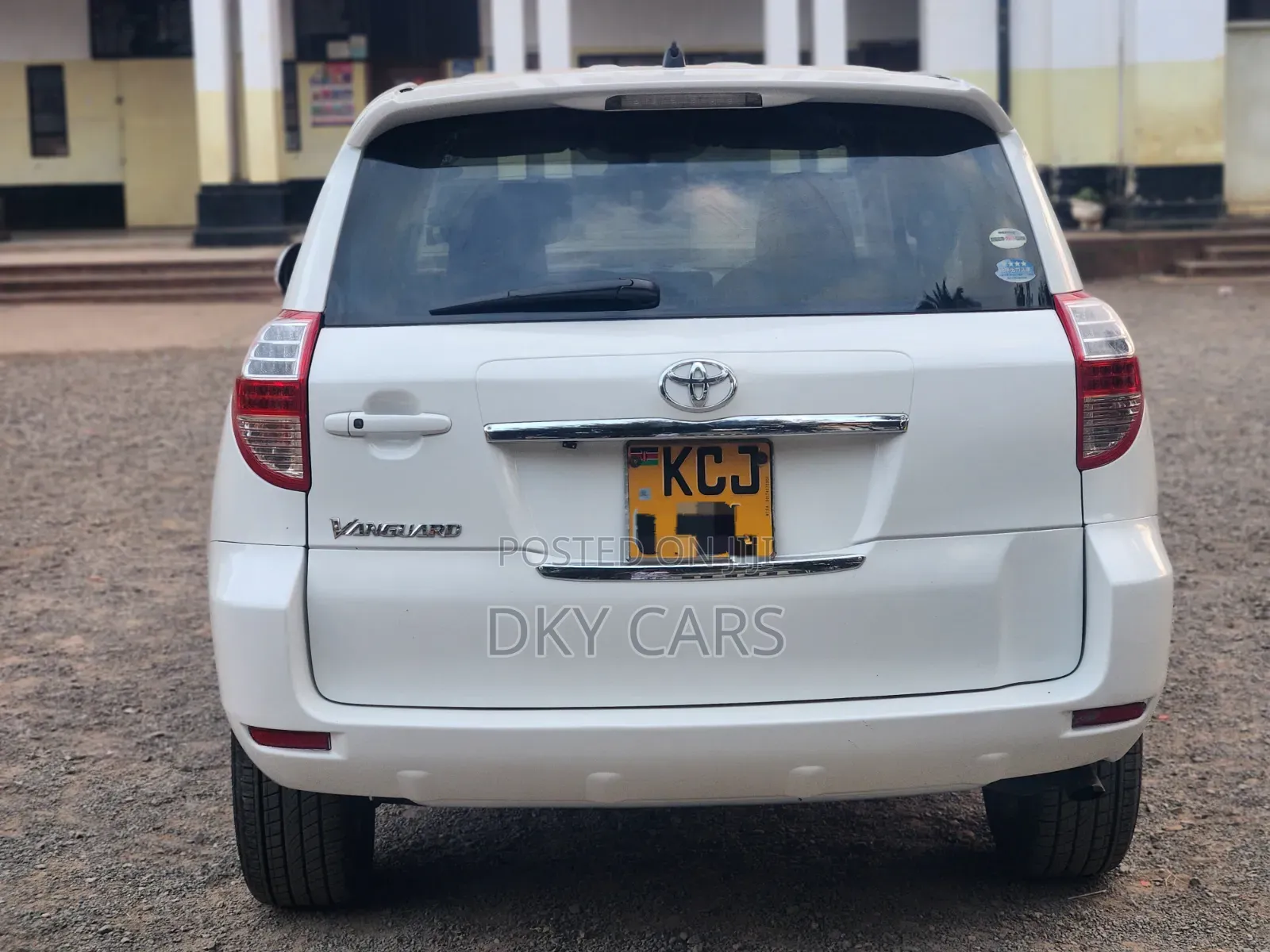 Toyota Vanguard 2011 Pearl