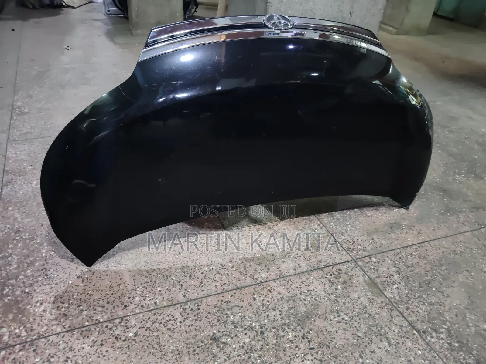 Bonnet Toyota Spade 2015