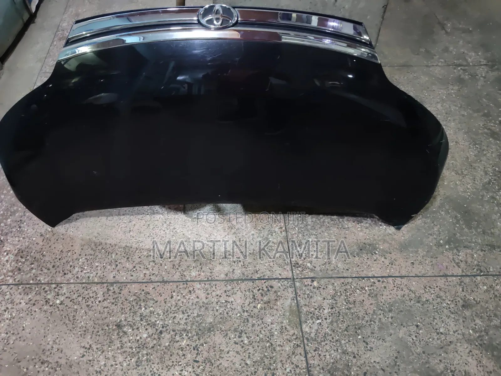 Bonnet Toyota Spade 2015