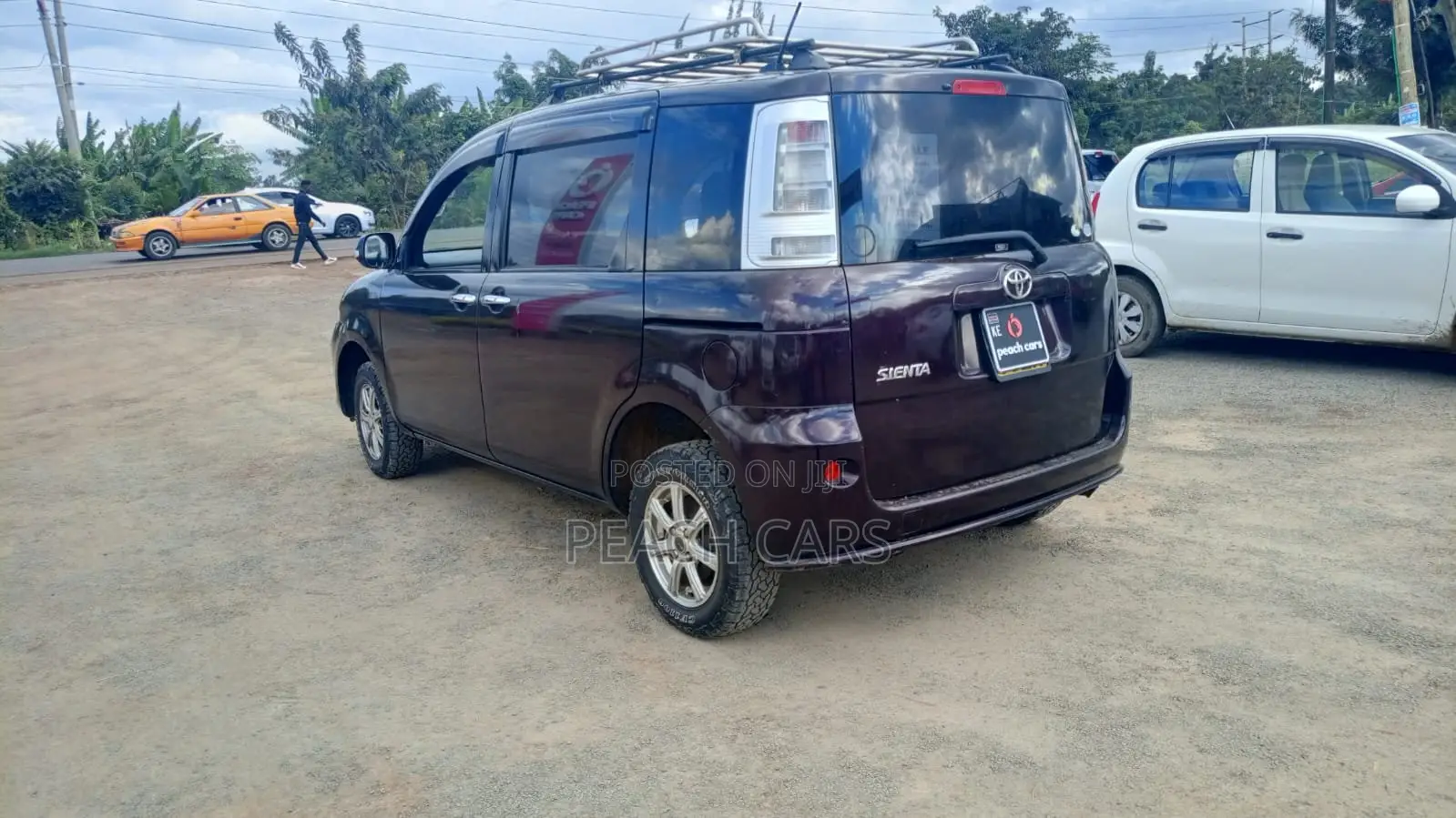 Toyota Sienta 2011 Purple