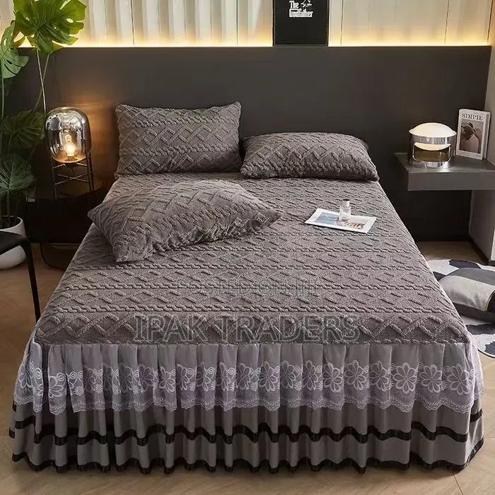 Luxurious Bed Spread 2 Pillow Cases 6×6