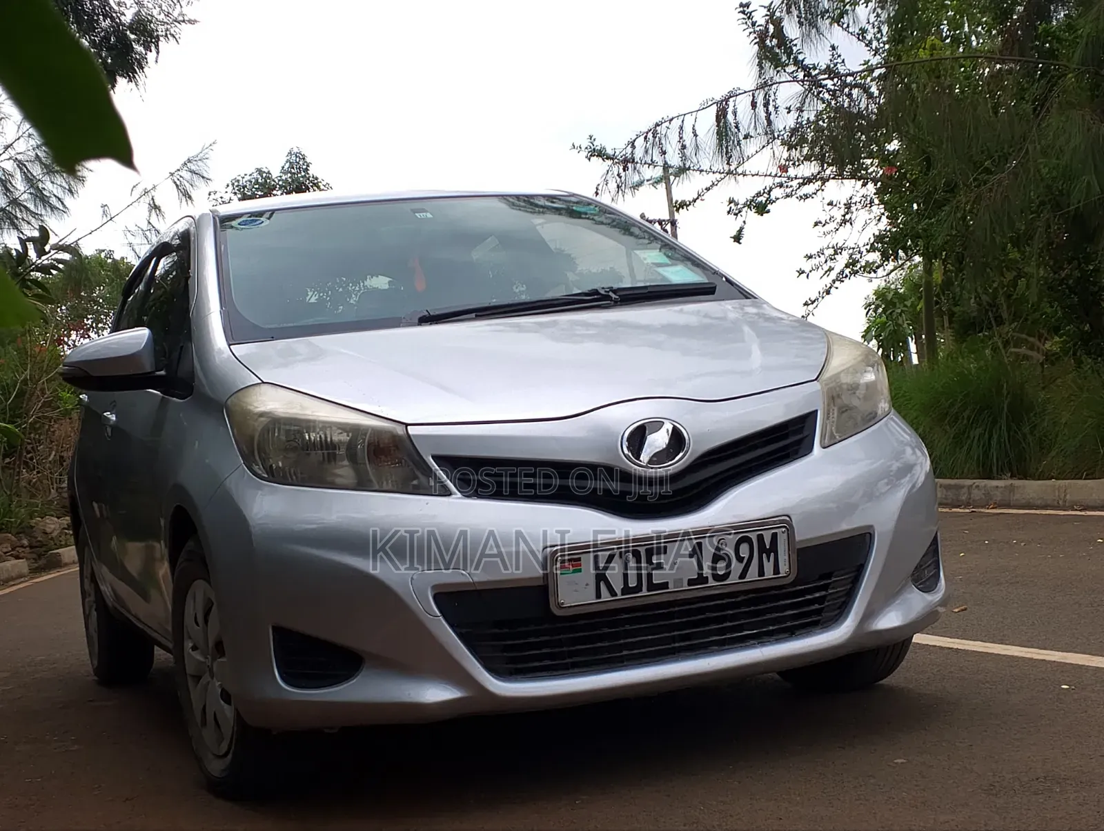 Toyota Vitz 2014 Silver