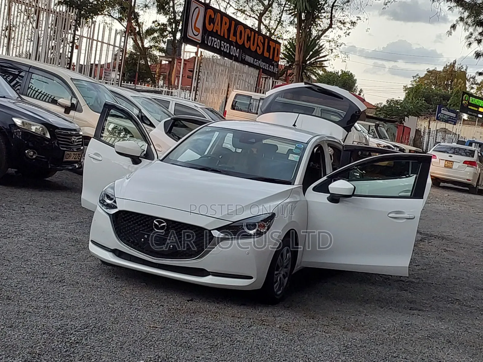 Mazda 2 2019 White