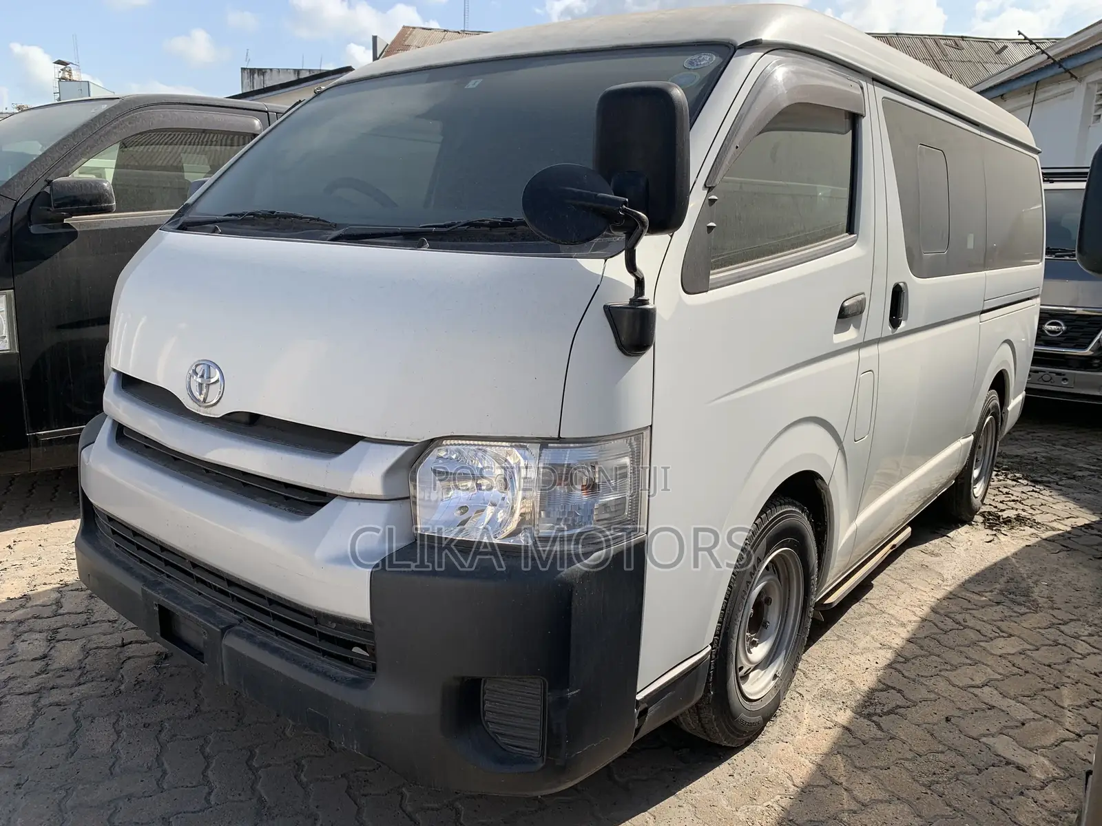 Toyota HiAce 2018 White