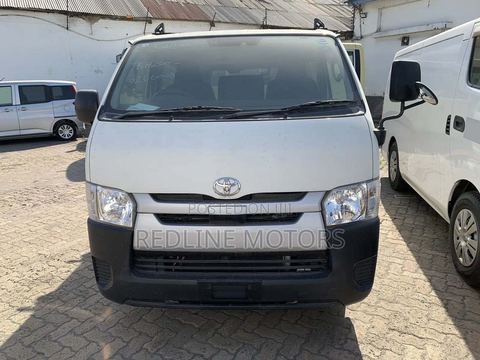 Isuzu Como 2018 White