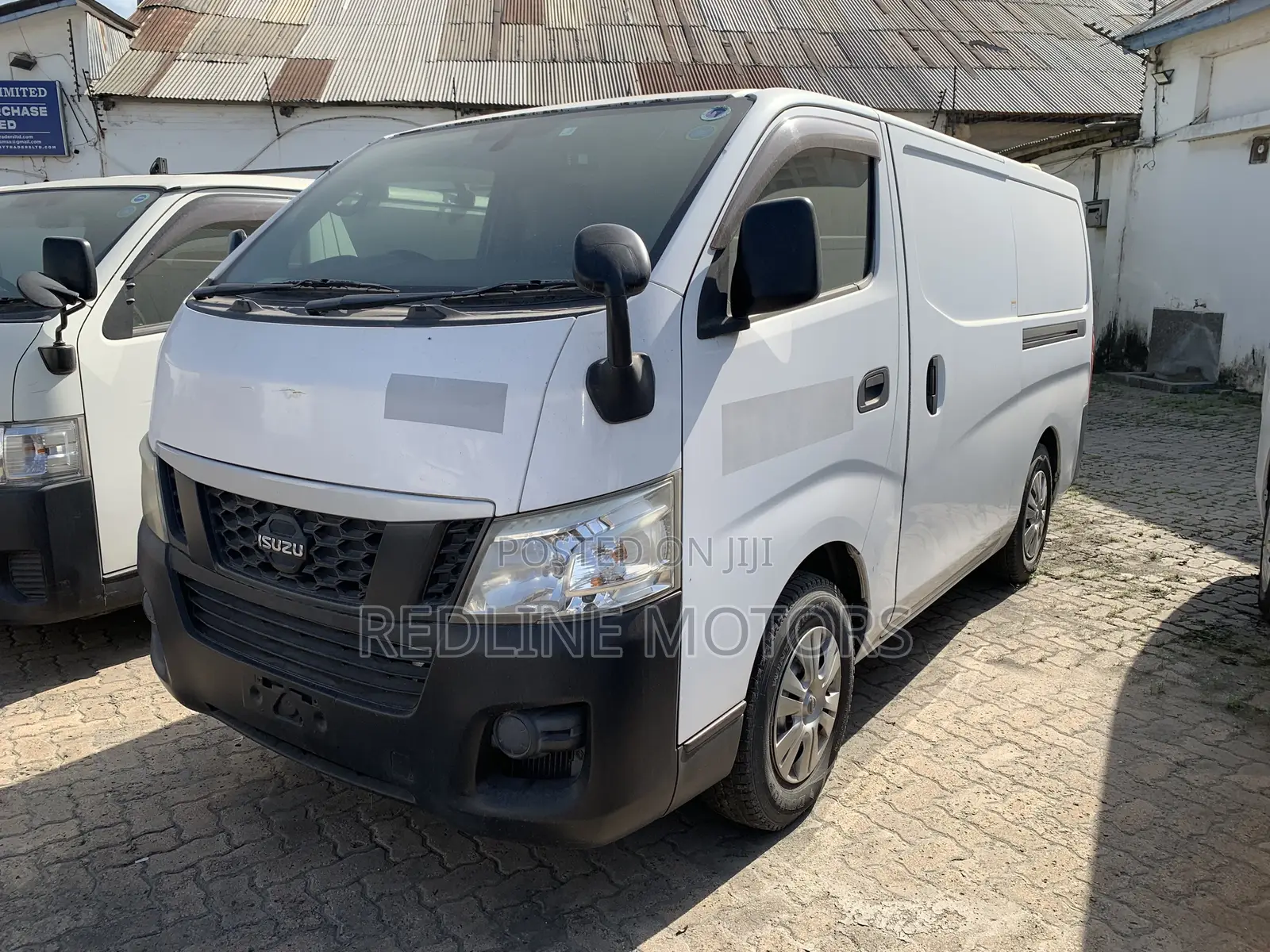 Isuzu Como 2018 White
