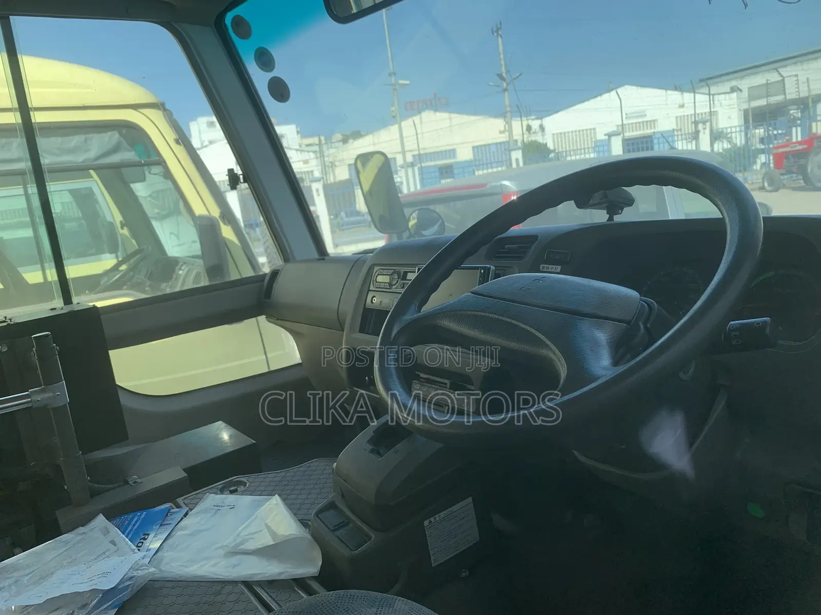 Mitsubishi Fuso Rosa 2018 White