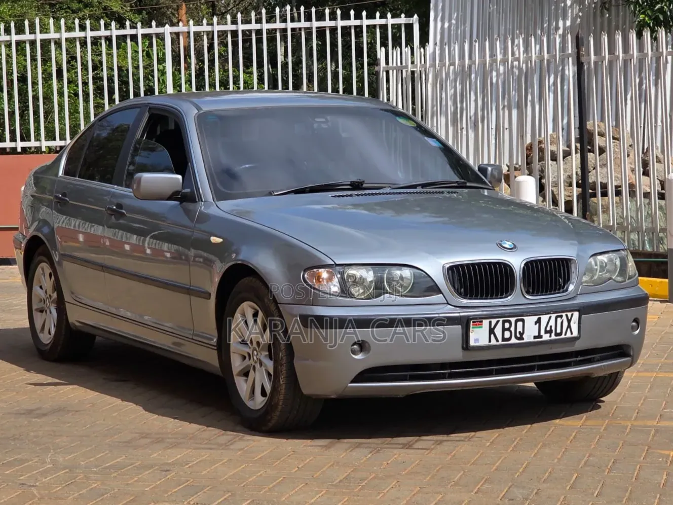 BMW 320i 2004 Gray