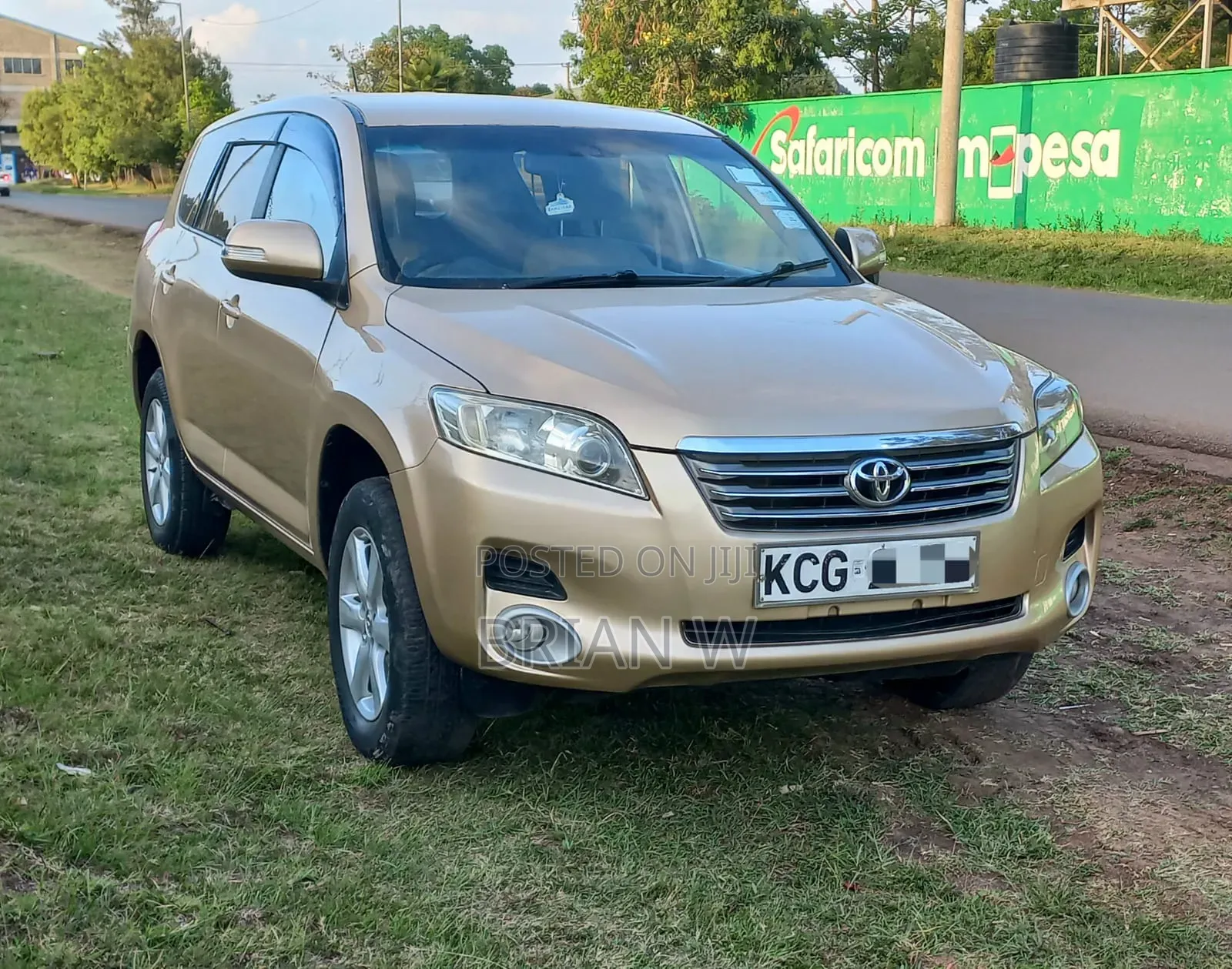 Toyota Vanguard 2011 Gold