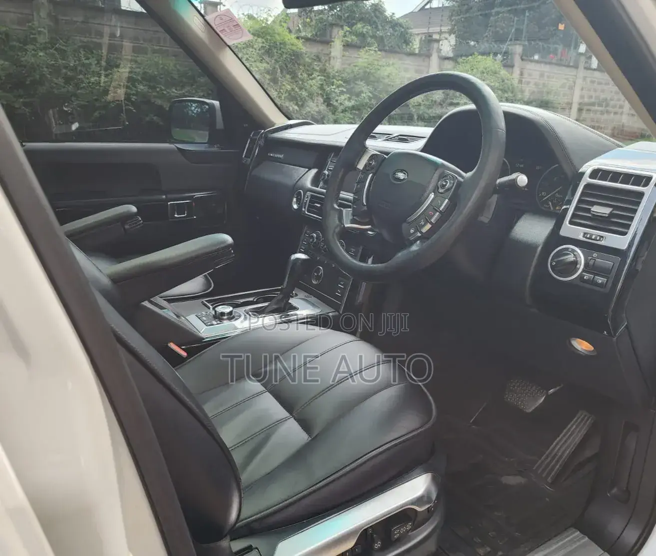Land Rover Range Rover Vogue 2010 White