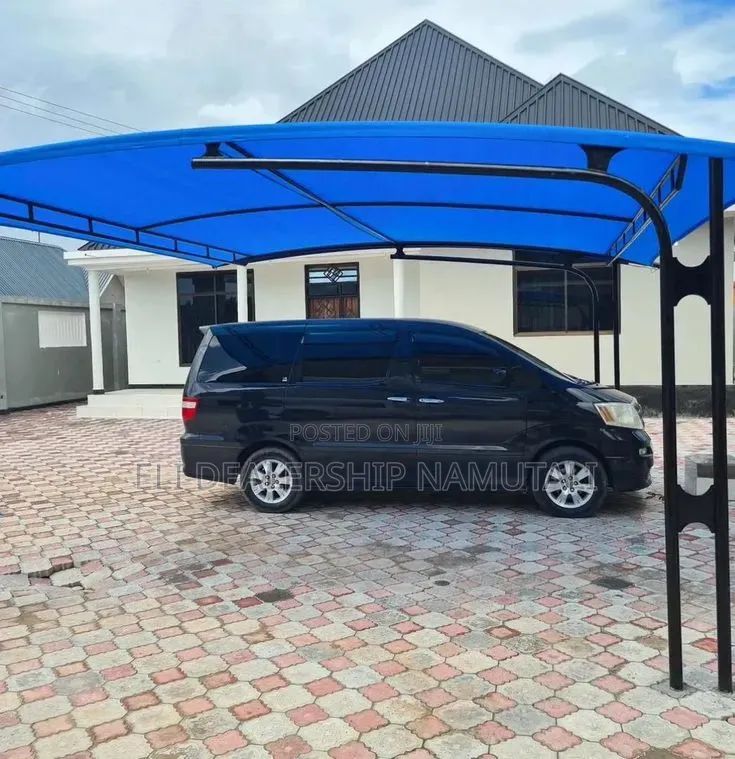 Lightweight Impact-Resistant Hollow Polycarbonate Roofing Sheet