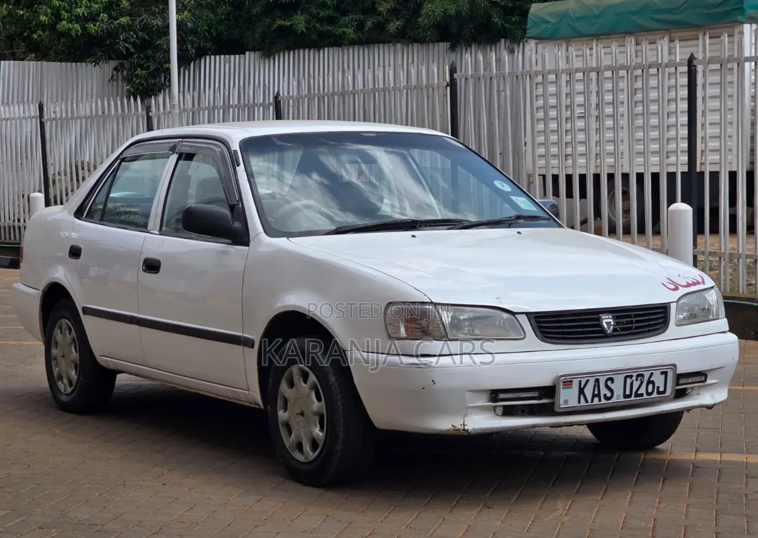 Toyota Corolla 2000 White