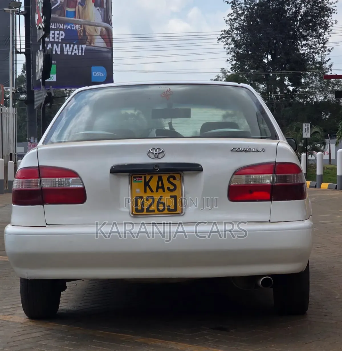 Toyota Corolla 2000 White
