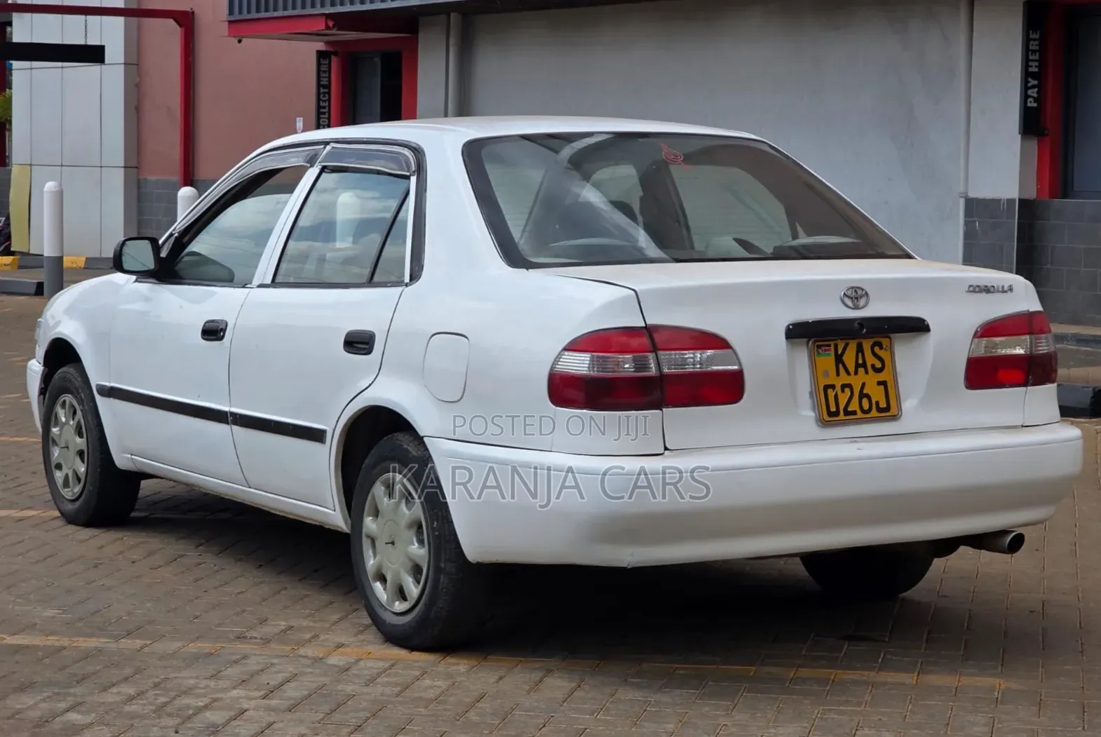 Toyota Corolla 2000 White