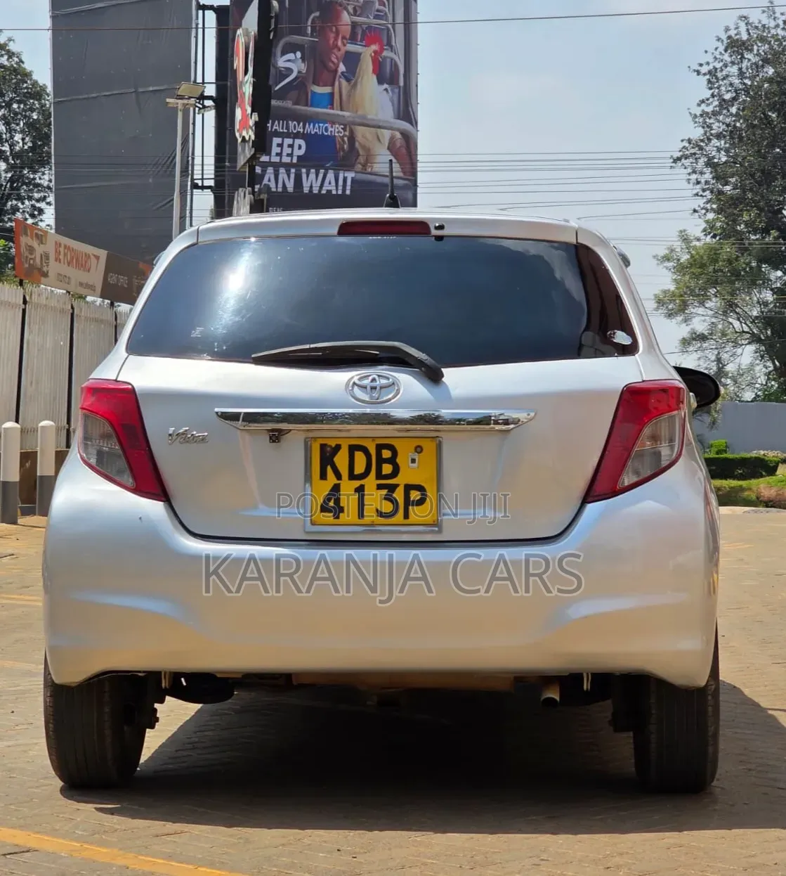 Toyota Vitz 2013 Silver
