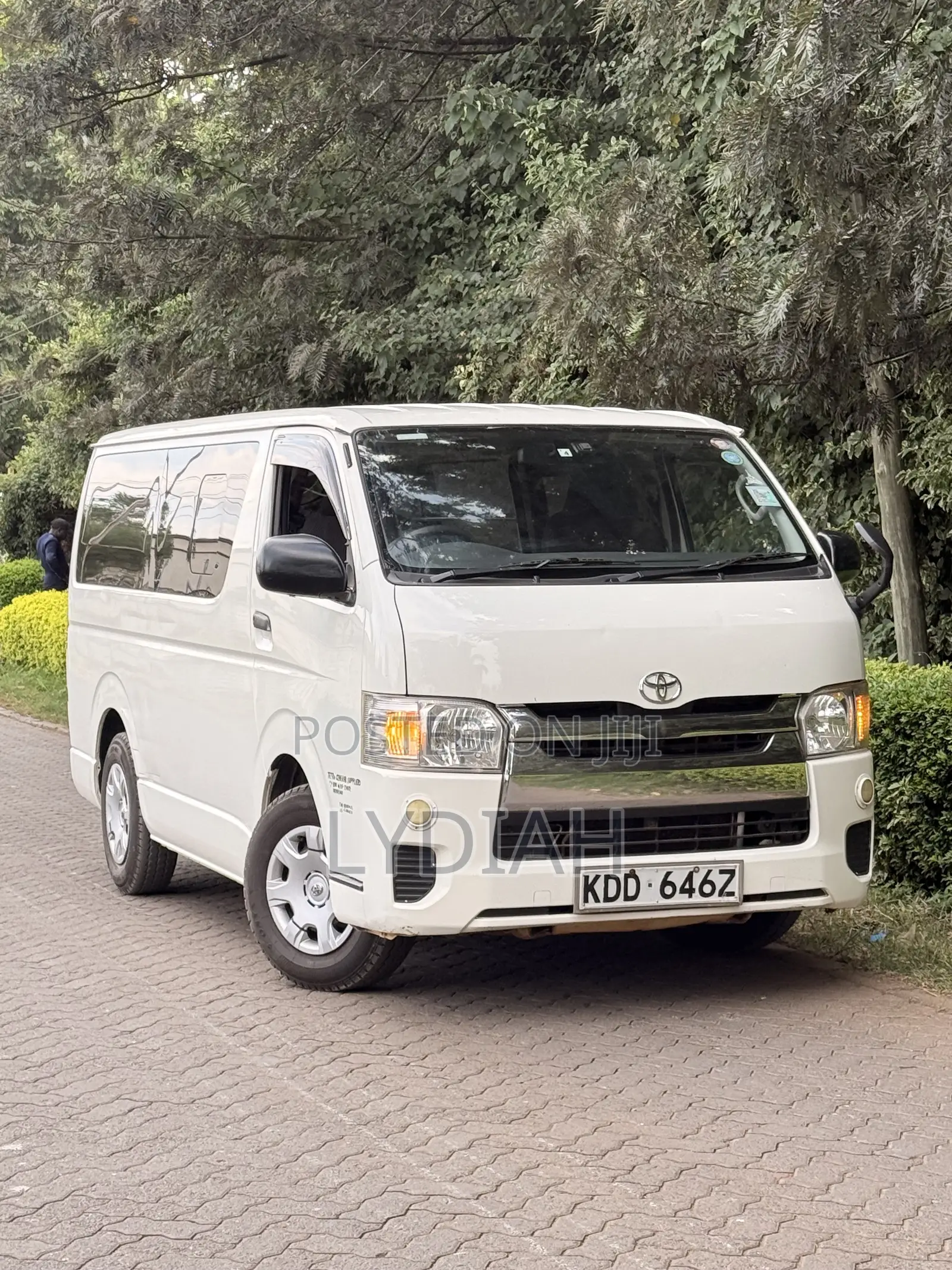 Toyota HiAce 2014 White
