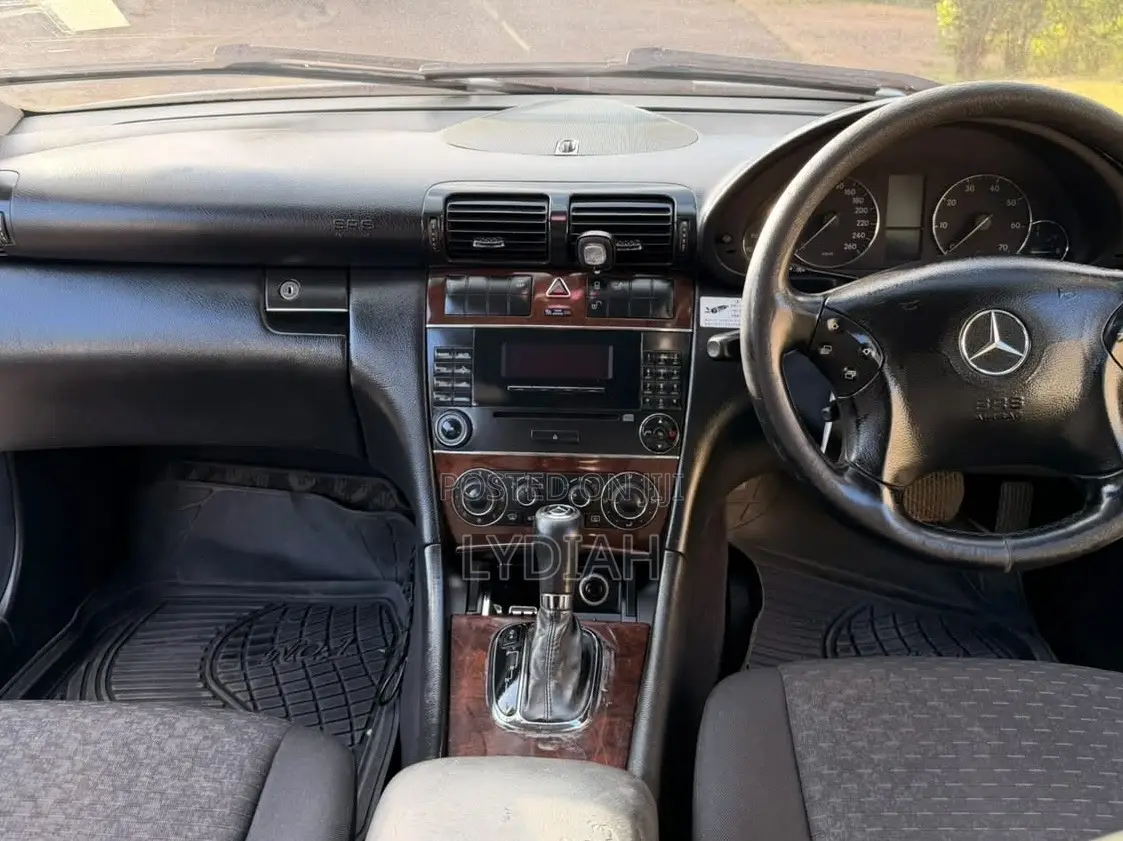 Mercedes-Benz C200 2005 Silver
