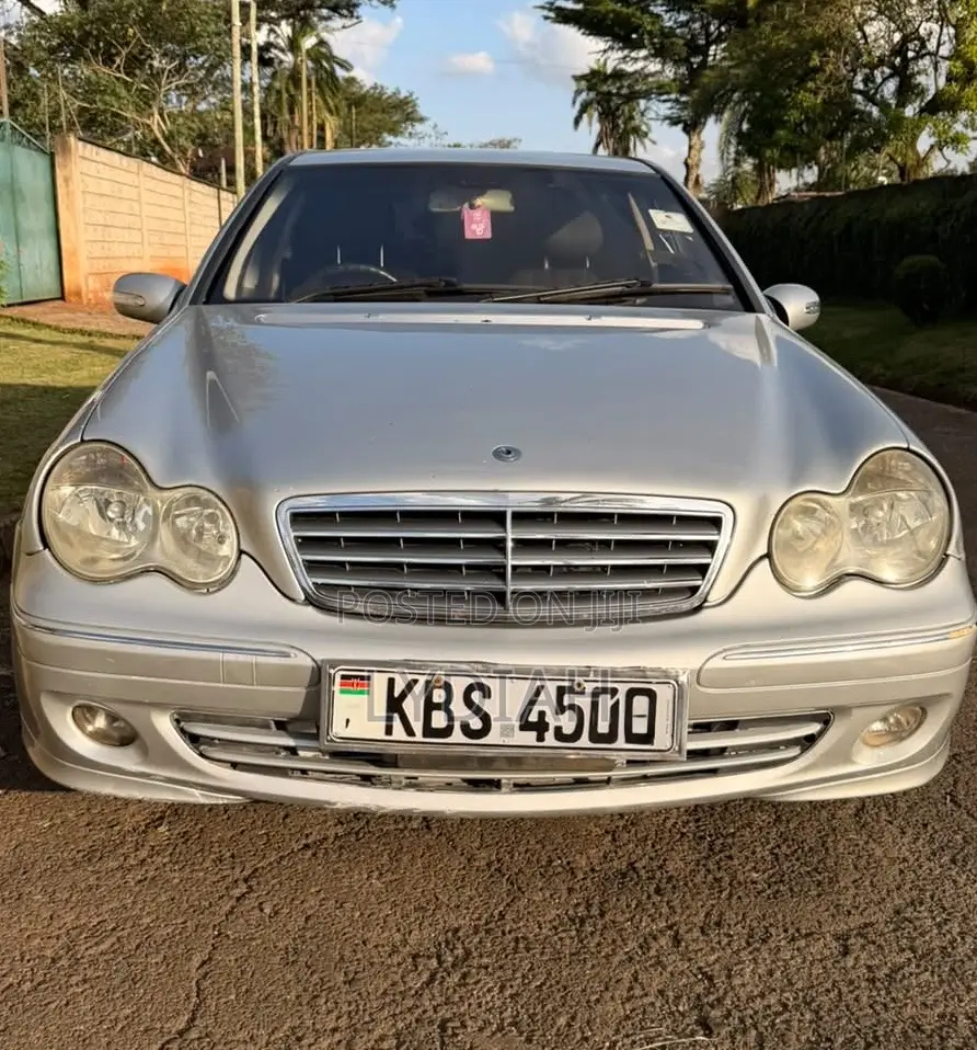 Mercedes-Benz C200 2005 Silver