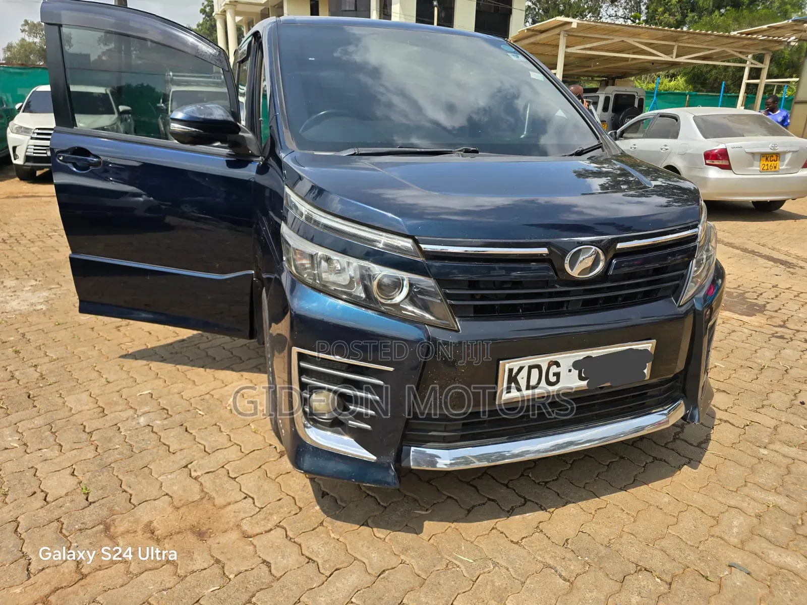 Toyota Voxy 2015 Black