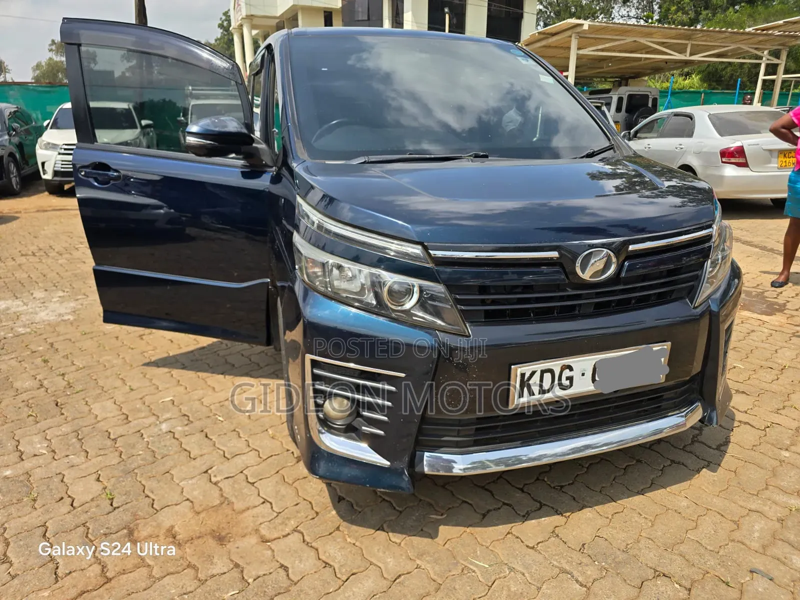 Toyota Voxy 2015 Black
