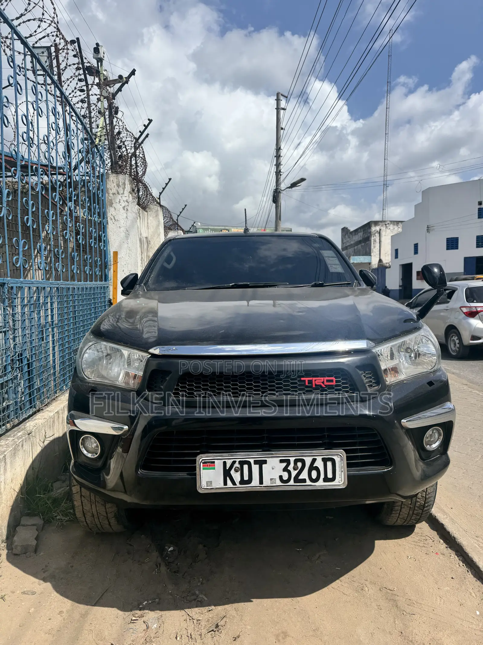Toyota Hilux Revo Double Cab Deisel 2.8 AWD 2019 Ivory