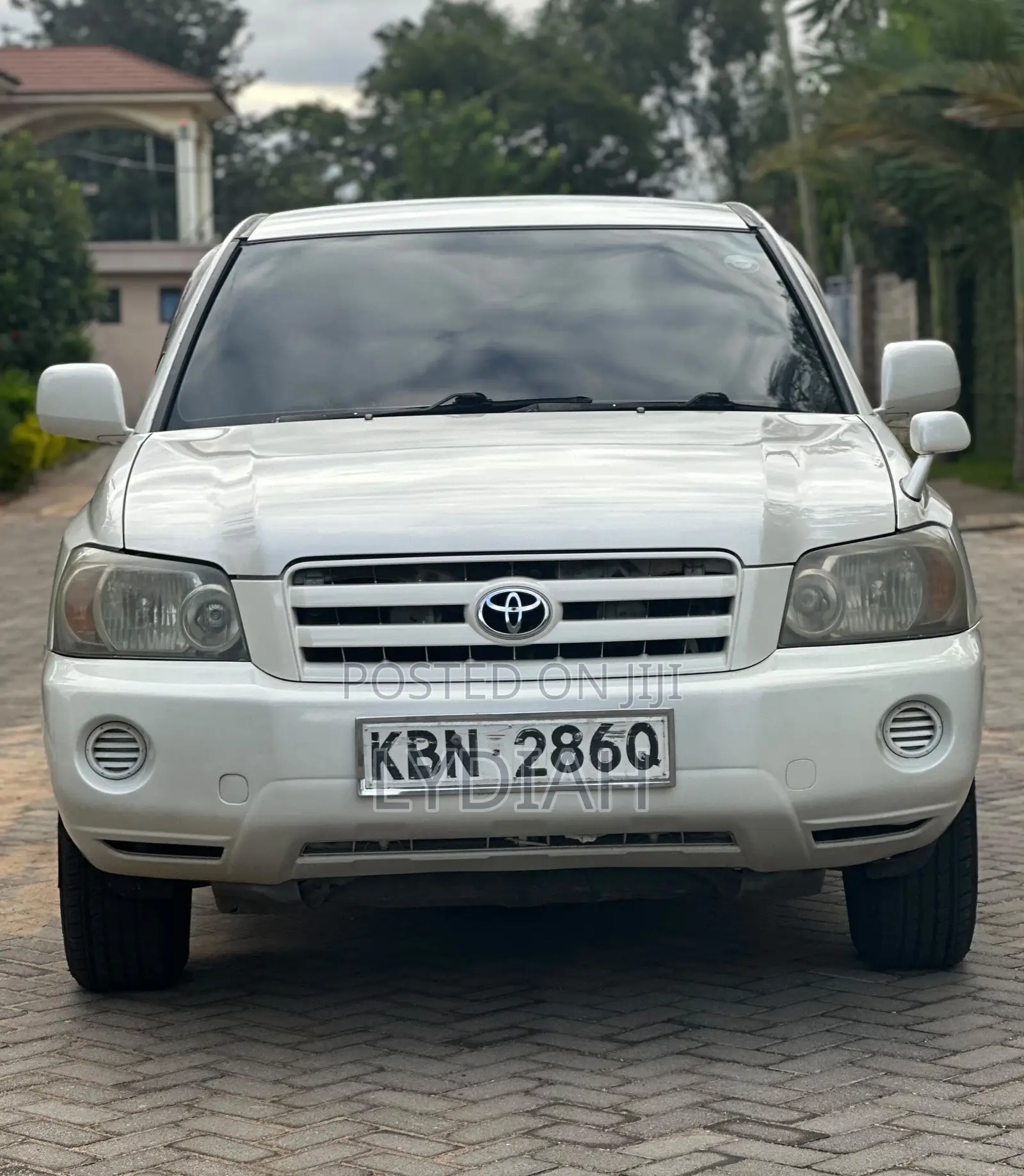Toyota Kluger 2004 White