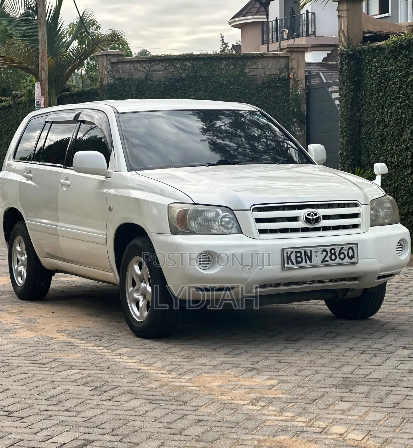 Toyota Kluger 2004 White