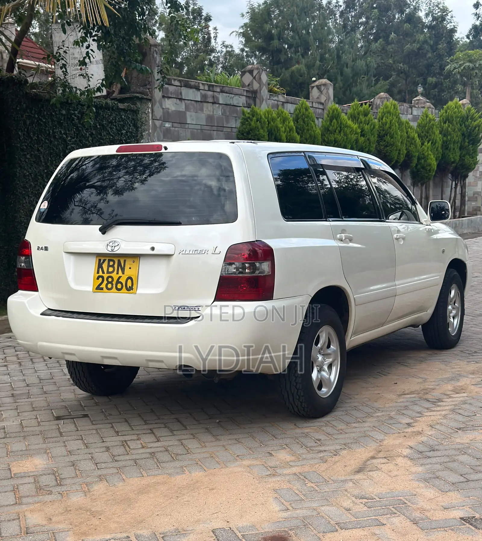 Toyota Kluger 2004 White