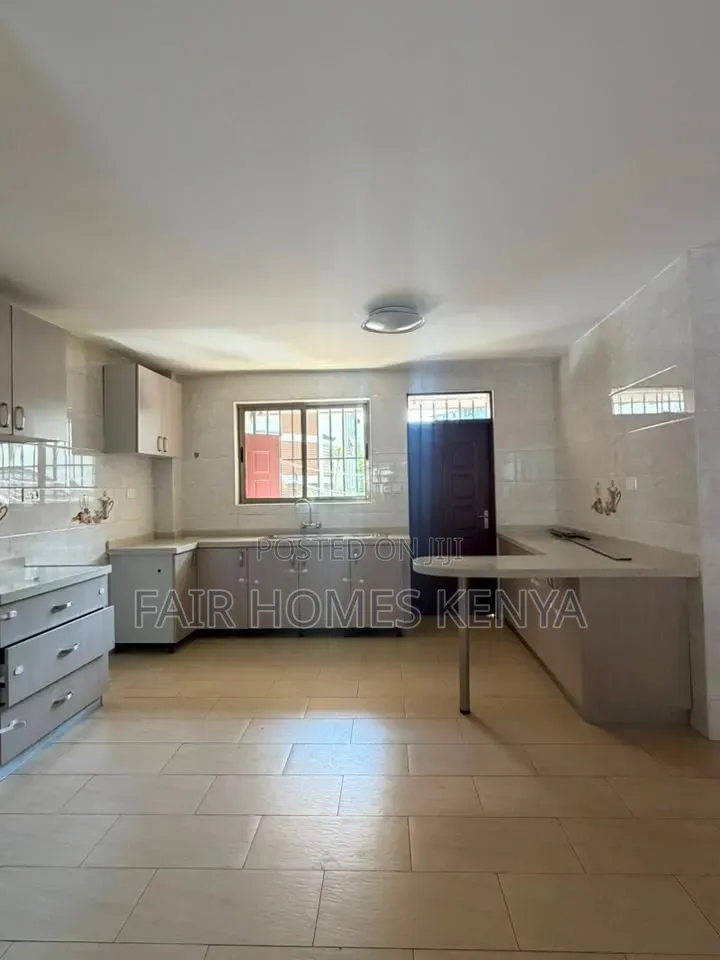 3bdrm Apartment in Gitanga Road, Valley Arcade for rent
