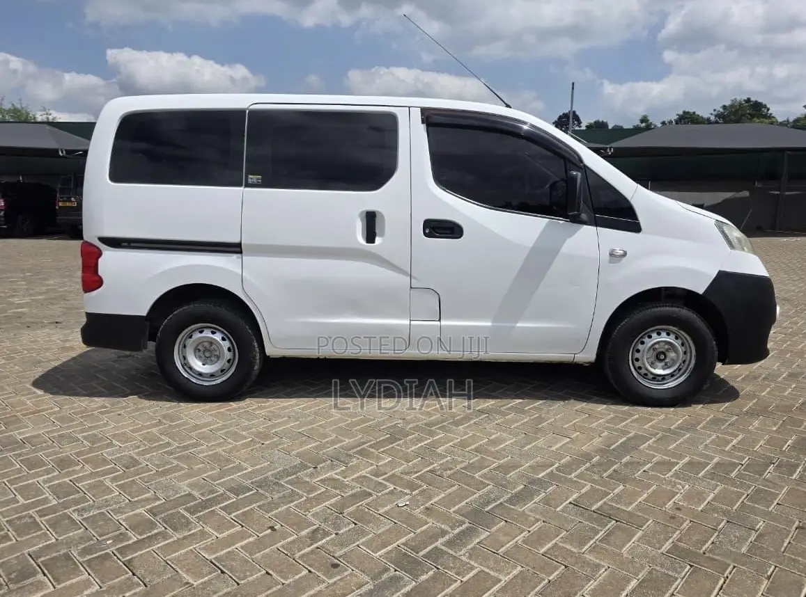 Nissan NV200 S 2015 White