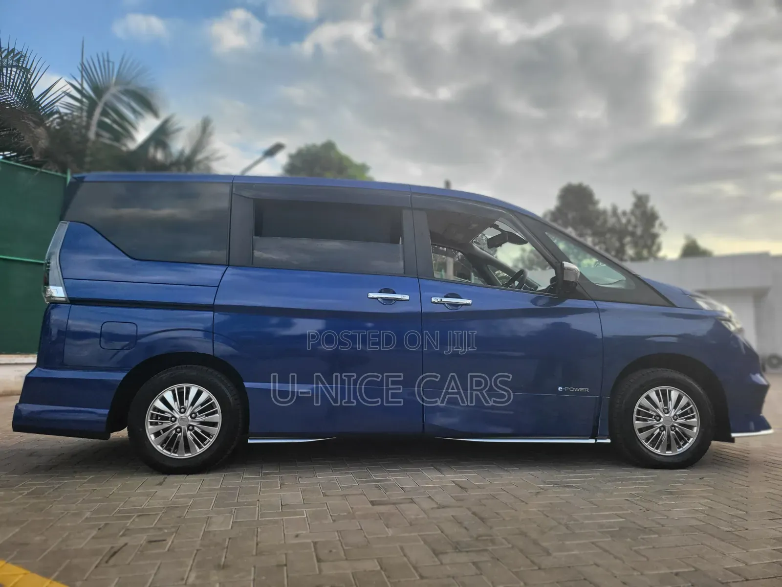 Nissan Serena 2019 Blue