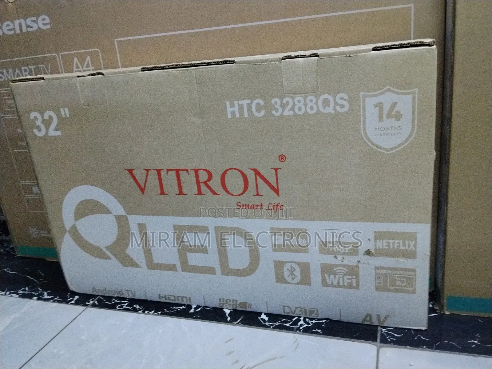 Vitron 32 Inch Smart Qled TV on Offer