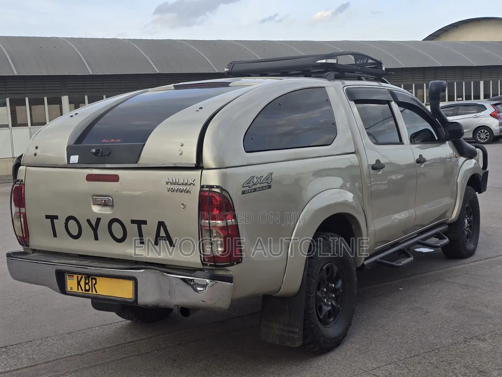 Toyota Hilux 2011 Beige