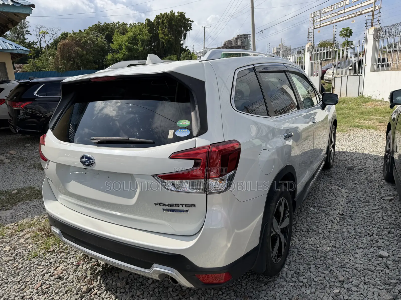 Subaru Forester Premium AWD 2019 White