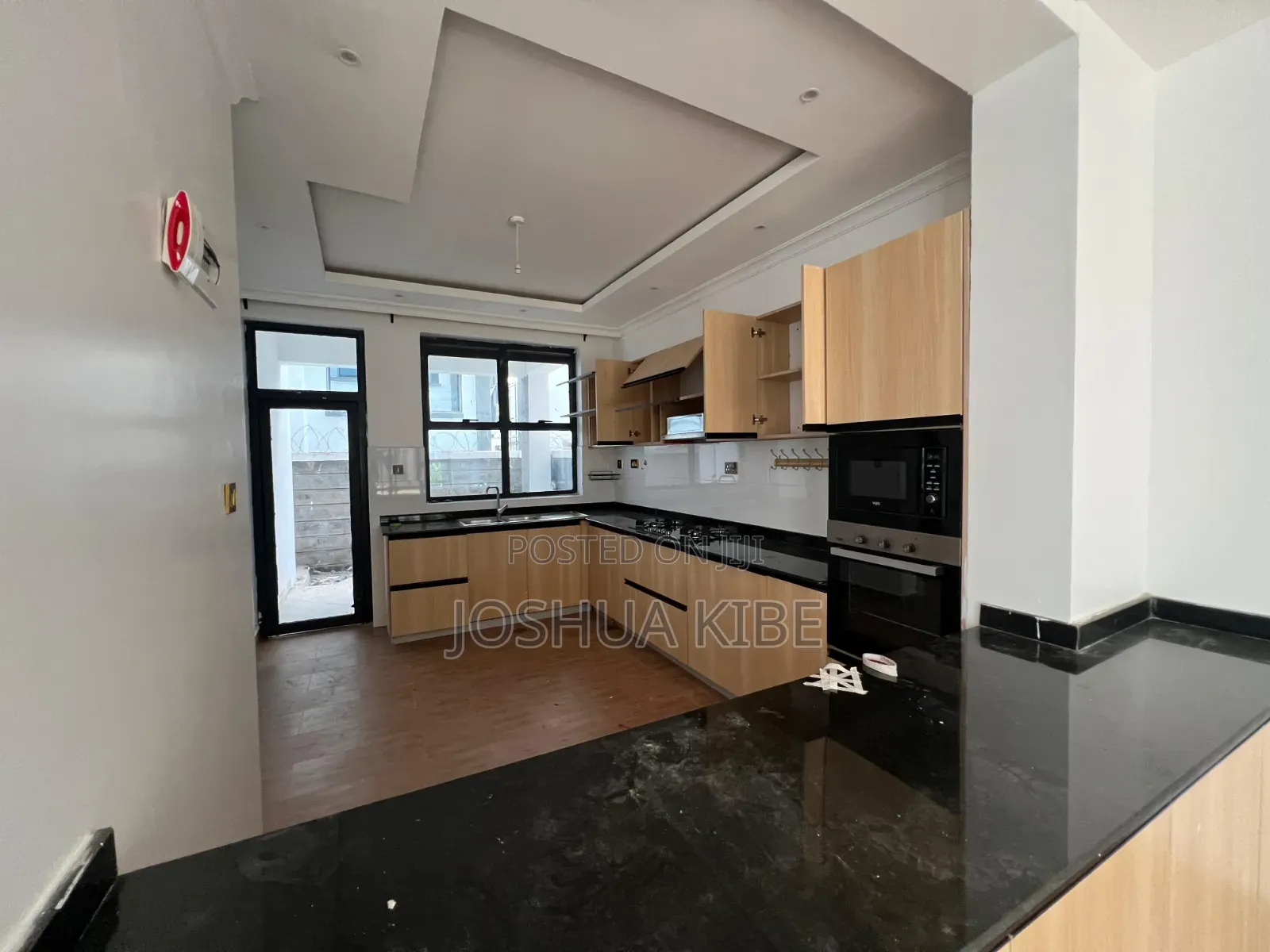 4bdrm Mansion in Membley Estate for rent