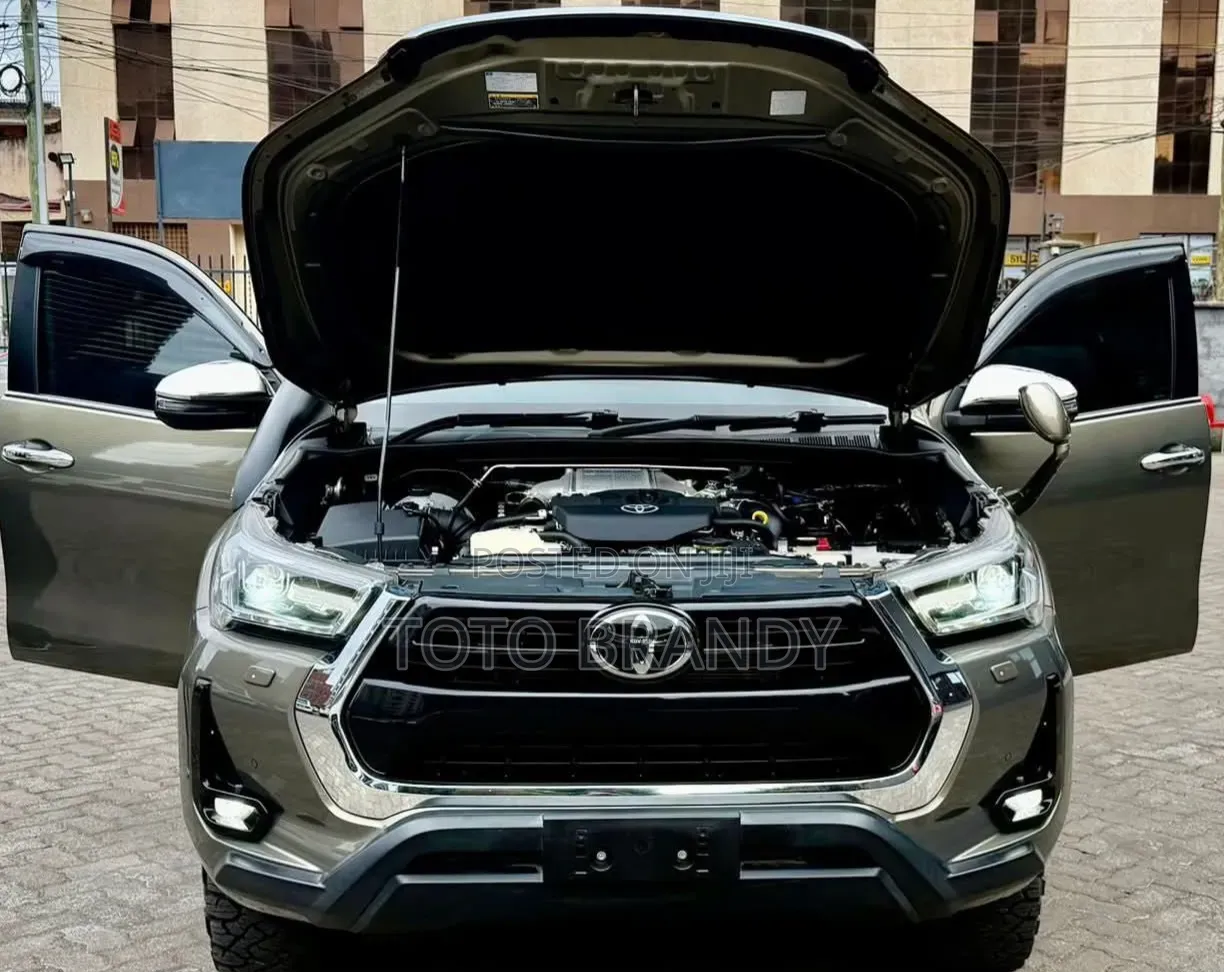 Toyota Hilux 2022 Green